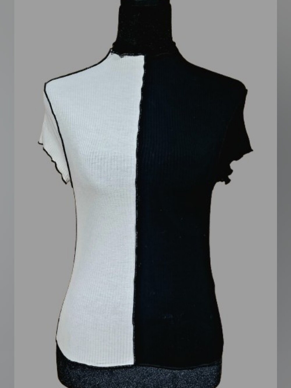 Almost Famous Black And White Top Size S